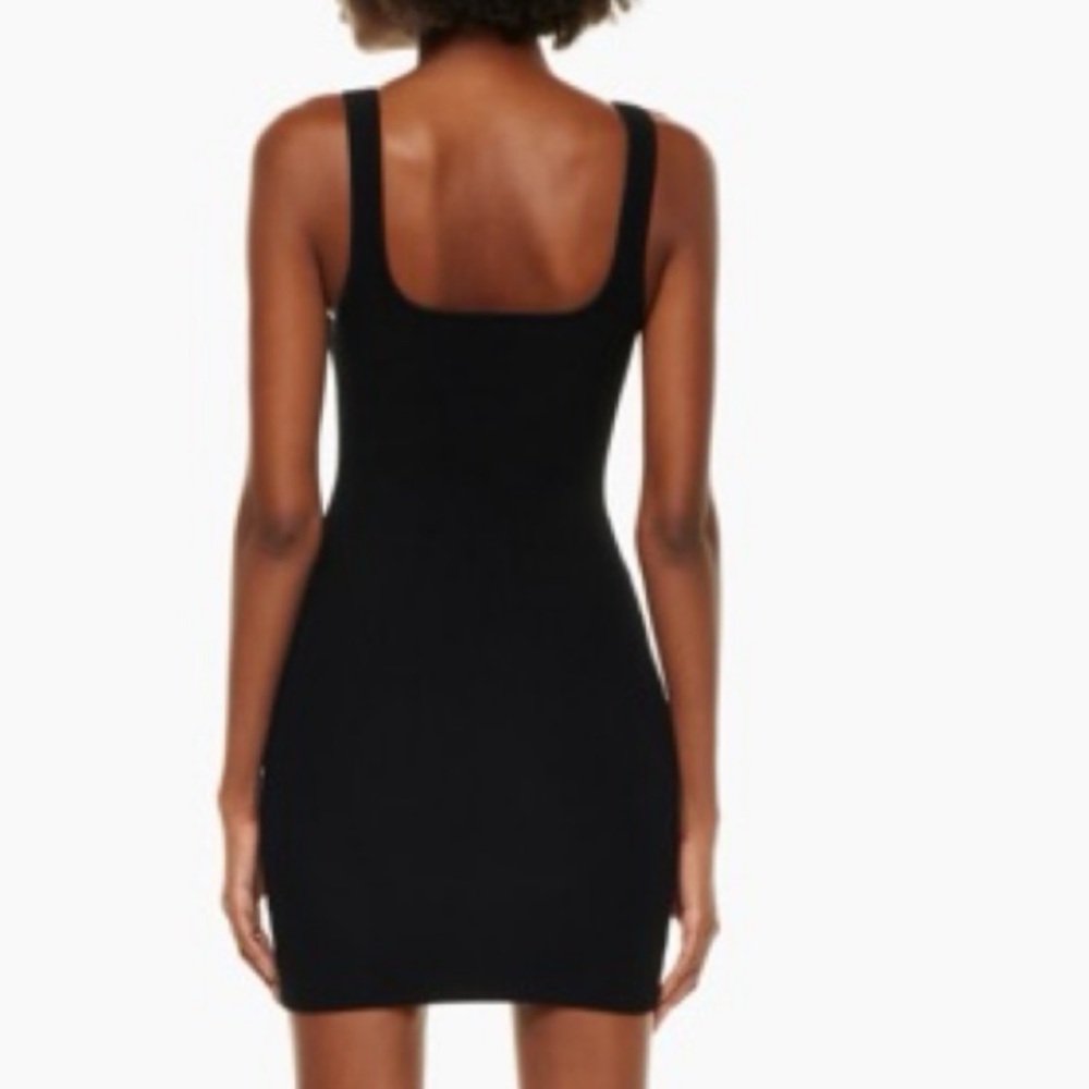 Babaton Chic Black Sleeveless Dress - Picture 2 of 7